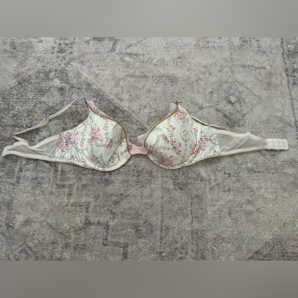 Victoria Secret Bra